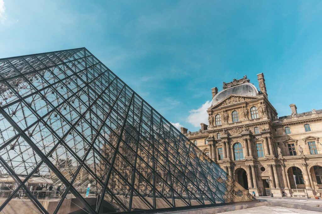 louvre museum in paris