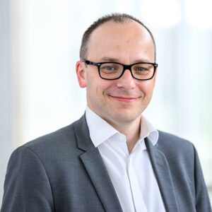 laurent besson academic director global executive mba tbs education